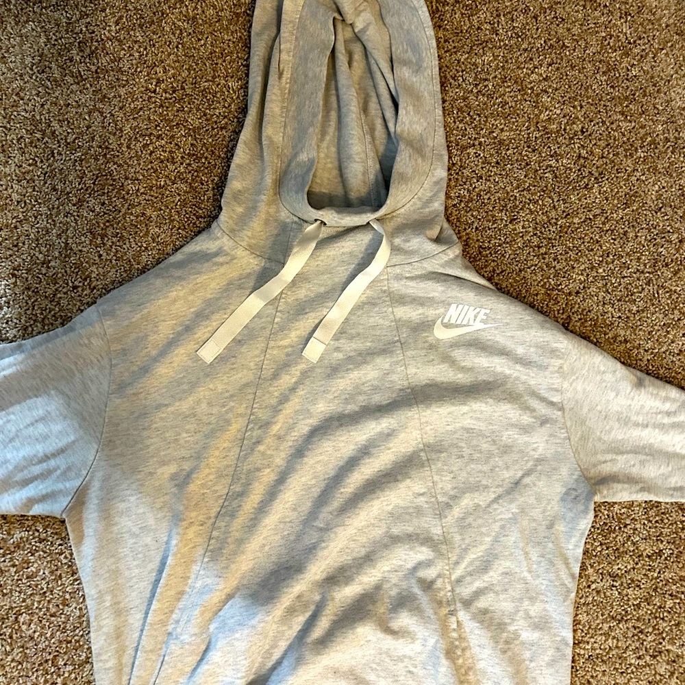Light grey thin nike pull over